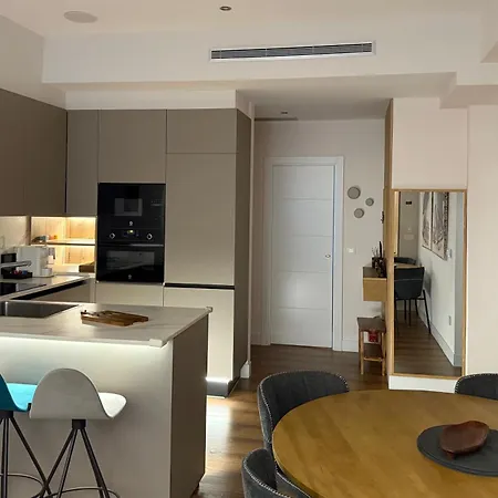 Nuevo Lujoso Centro Wifi ,parking Gratis Apartment *